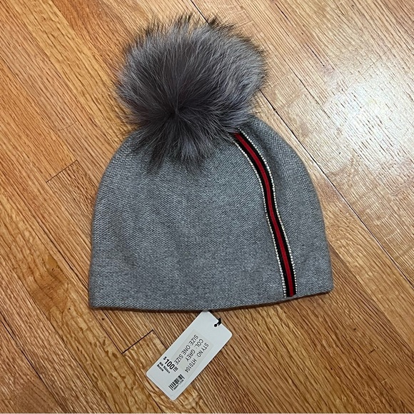 Mitchie’s women’s winter ski hat with real fox fur. - Picture 6 of 6